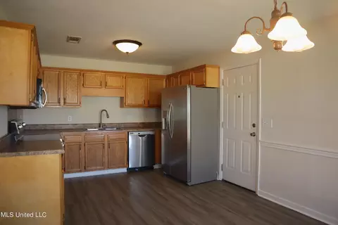 1114 Bullrun Dr, Byram, MS 39272 photo 3