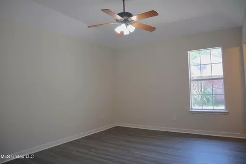 1114 Bullrun Dr, Byram, MS 39272 photo 8