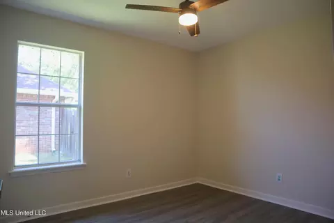 1114 Bullrun Dr, Byram, MS 39272 photo 5