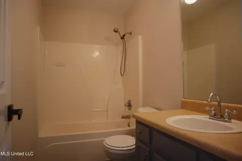 1114 Bullrun Dr, Byram, MS 39272 photo 9