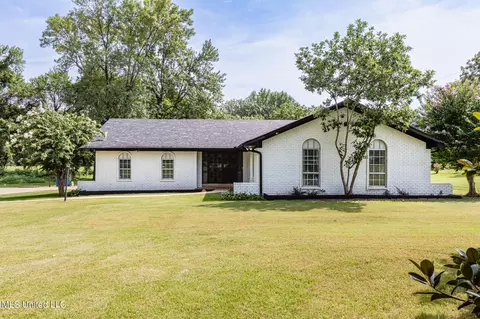 4271 Hillsdale Dr, Olive Branch, MS 38654