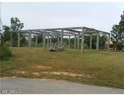57 Pompano Cir, Bay Saint Louis, MS 39520