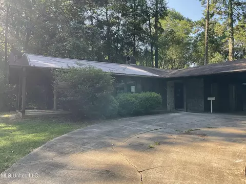 Exterior - 5135 Cabaniss Cir, Jackson, MS 39209 photo 3 of 8