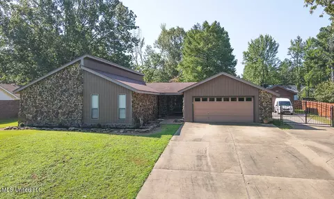 4661 S Big Horn Dr, Nesbit, MS 38651 photo 2