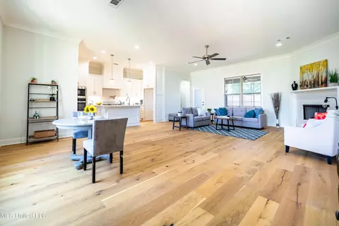 160 Cornerstone Dr, Madison, MS 39110 photo 2