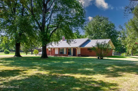 1591 Owens Rd, Terry, MS 39170