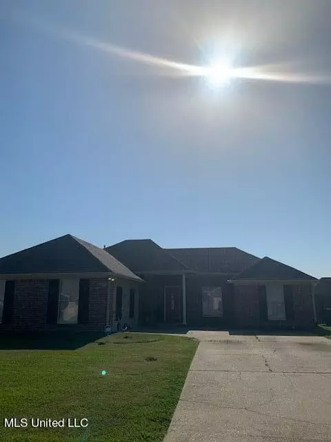 708 Naylor Ln, Ridgeland, MS 39157
