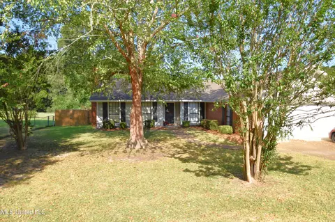 105 Scottland, Clinton, MS 39056