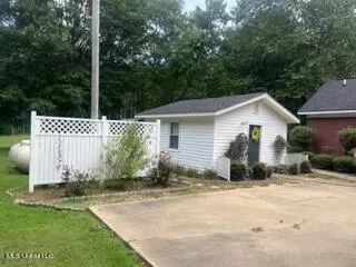 90 E Lambert Rd, Como, MS 38619 photo 13