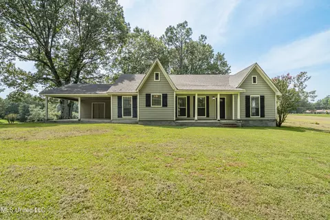 5965 Jordan Dr, Horn Lake, MS 38637