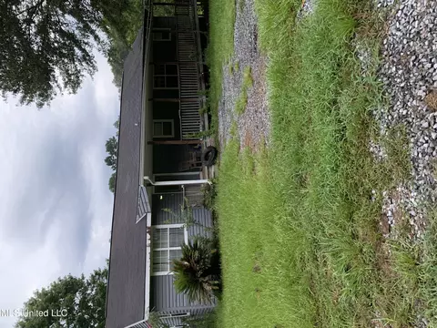 18004 W 3rd St, Saucier, MS 39574