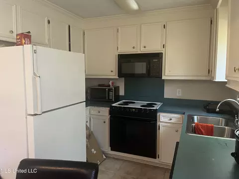 5004 Womack Dr, Byram, MS 39272 photo 8