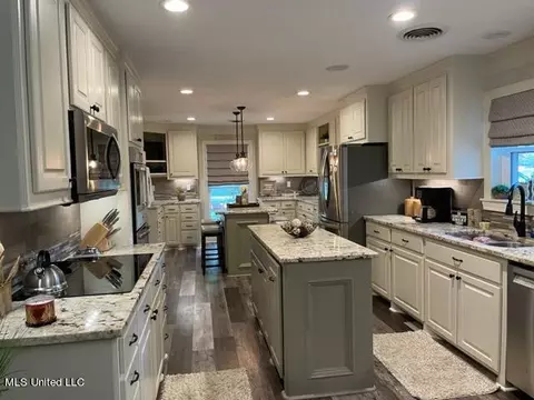 806 Audubon Point Dr, Brandon, MS 39047 photo 3