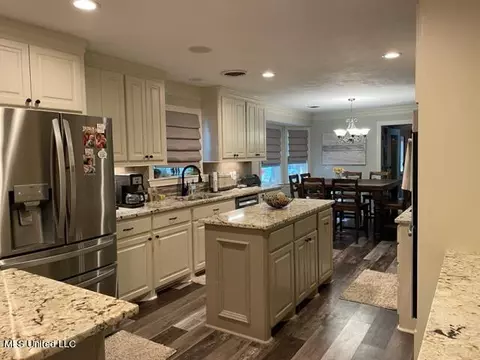806 Audubon Point Dr, Brandon, MS 39047 photo 6