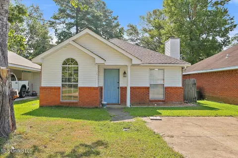 2036 Red Oak Dr, Brandon, MS 39042