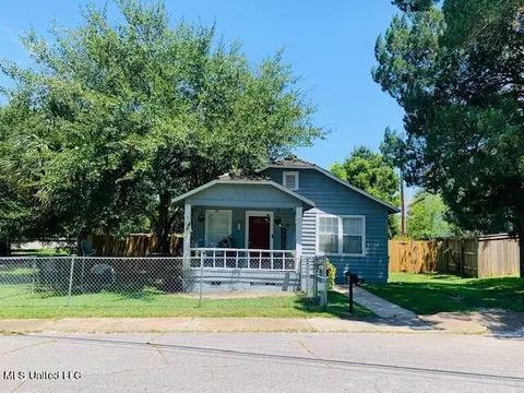 5018 Arthur St, Moss Point, MS 39563