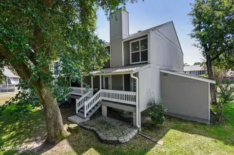 311 Highpoint Dr, Diamondhead, MS 39525 photo 2