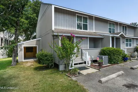 311 Highpoint Dr, Diamondhead, MS 39525