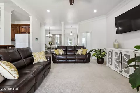 6808 Gregory, Biloxi, MS 39532 photo 3