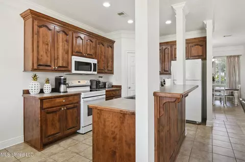 6808 Gregory, Biloxi, MS 39532 photo 9