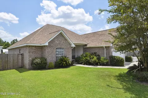 6808 Gregory, Biloxi, MS 39532 photo 2