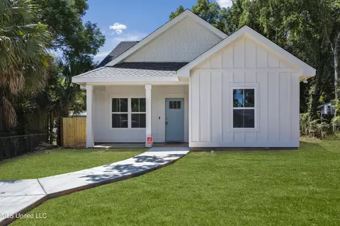 1085 Frank P Corso St, Biloxi, MS 39530