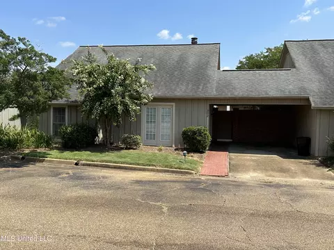 302 River Pl, Jackson, MS 39211