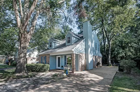 135 Shadow Hill Dr, Madison, MS 39110 photo 2