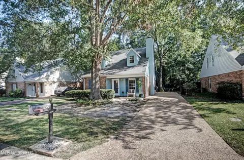 135 Shadow Hill Dr, Madison, MS 39110