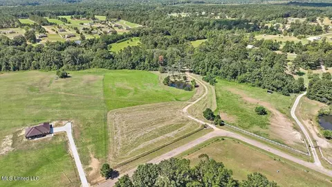 1758 Lisa Ln, Terry, MS 39170 photo 4