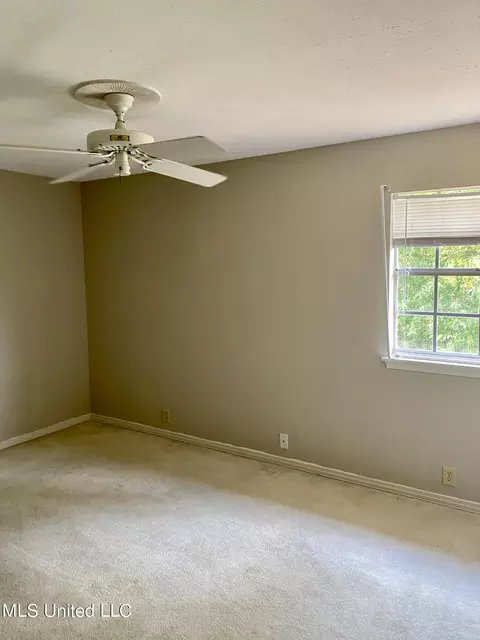 220 Old Oak Cir, Brandon, MS 39042 photo 11