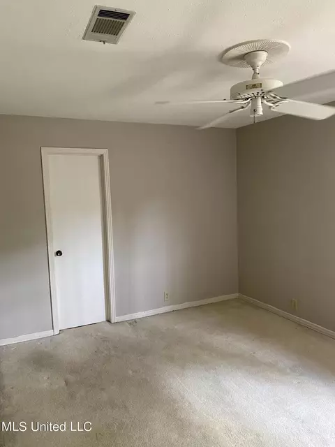 220 Old Oak Cir, Brandon, MS 39042 photo 12