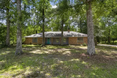 123 Tennyson Cv Cv, Picayune, MS 39466
