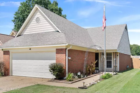 5384 W Payton Dr, Southaven, MS 38671
