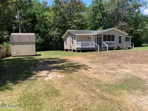 16061 Three Rivers Rd, Biloxi, MS 39532
