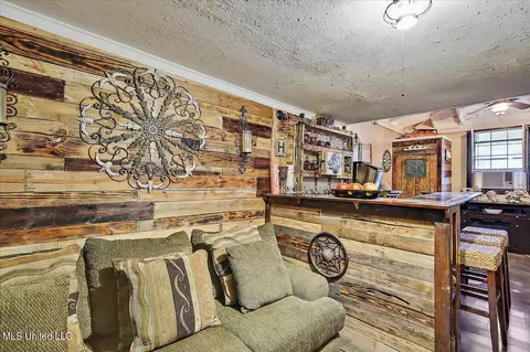 Living - 154 York Dr, Jackson, MS 39209 photo 4 of 7
