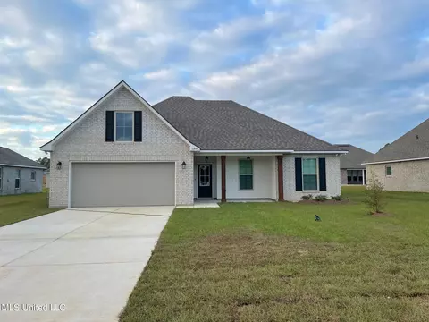 11497 Memphis Cir, Ocean Springs, MS 39564