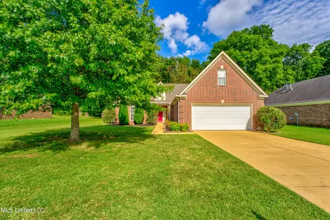 6272 Kingsview Dr, Horn Lake, MS 38637
