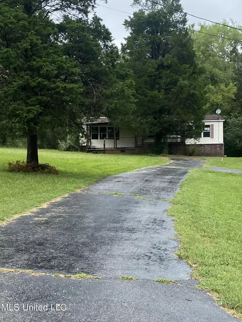 88 Embry Rd, Byhalia, MS 38611