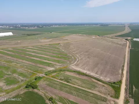 Little Simmons Road Road, Clarksdale, MS 38614