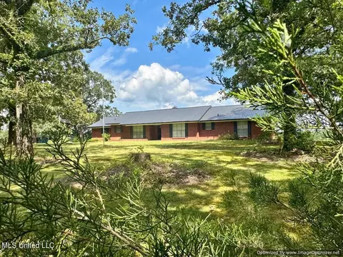 5020 Highpoint-weir Rd, Louisville, MS 39339