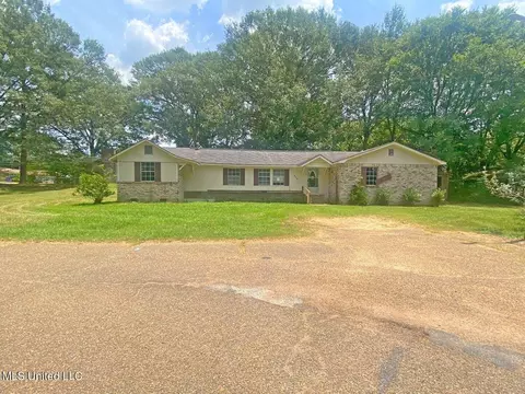 202 NE Jadek Dr, Magee, MS 39111