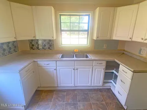 202 NE Jadek Dr, Magee, MS 39111 photo 3