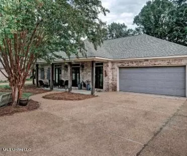 223 Chestnut Dr, Brandon, MS 39047 photo 3