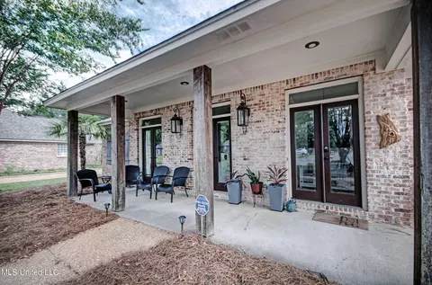 223 Chestnut Dr, Brandon, MS 39047 photo 2