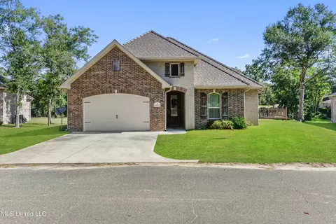 87114 Highpoint Dr, Diamondhead, MS 39525