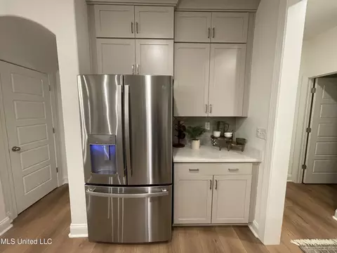 Kitchen - 5290 Douglas Dr, Olive Branch, MS 38654 photo 4 of 5