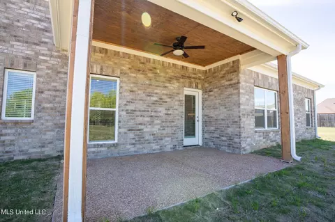 Exterior - 5290 Douglas Dr, Olive Branch, MS 38654 photo 4 of 7