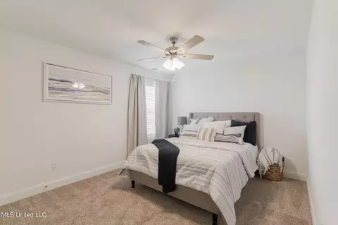Bedroom - 5290 Douglas Dr, Olive Branch, MS 38654 photo 6 of 6