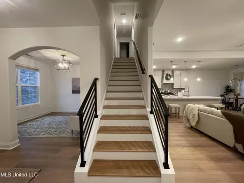 Entry Way - 5290 Douglas Dr, Olive Branch, MS 38654 photo 1 of 3